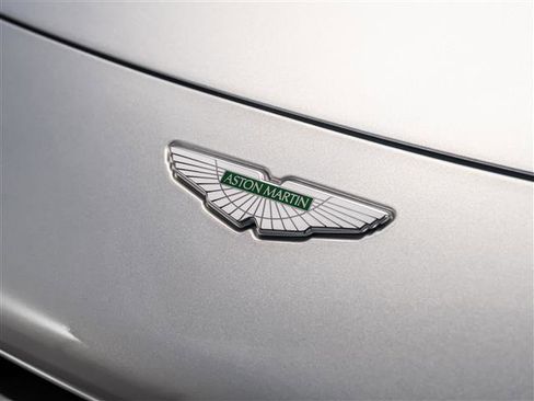 Used 2023 Aston Martin V8 Vantage Roadster image 26