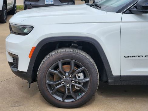 New 2025 Jeep Grand Cherokee L Limited AWD/4WD image 6