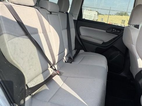 Used 2018 Subaru Forester 2.5i Premium w/ All-Weather Package image 16