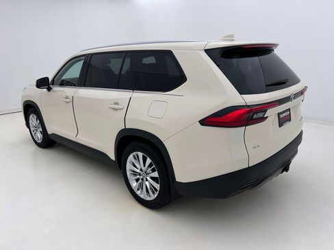 Used 2024 Toyota Grand Highlander Platinum image 9