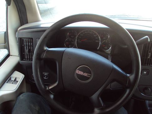 Used 2012 GMC Savana 1500 AWD image 16
