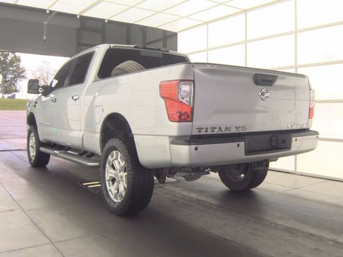 Used 2018 Nissan Titan SV w/ SV Convenience Package AWD/4WD image 5