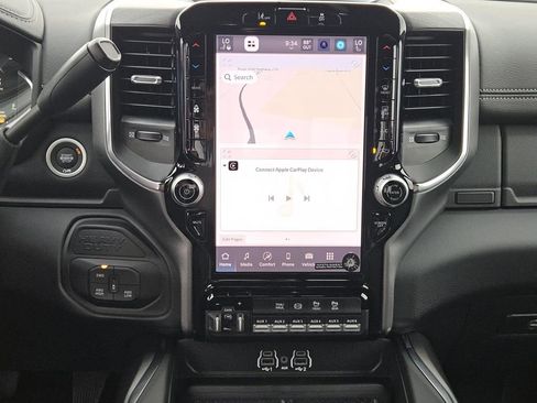 New 2026 RAM 2500 Laramie AWD/4WD image 11