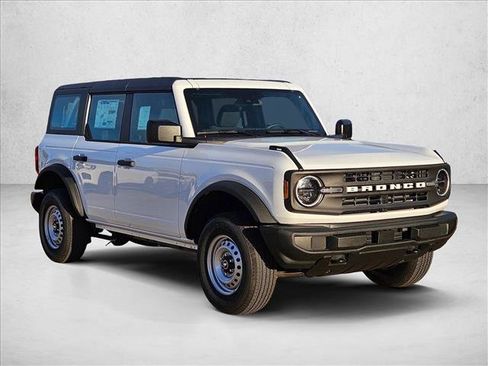 New 2025 Ford Bronco 4-Door image 7