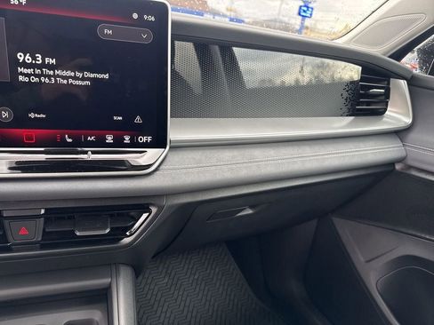 New 2026 Volkswagen Tiguan SE image 13