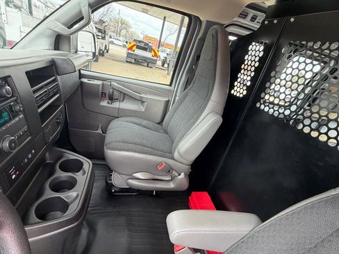 Used 2024 Chevrolet Express 2500 w/ Driver Convenience Package image 27