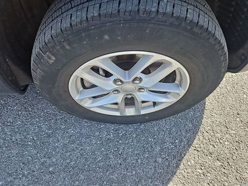 Used 2023 Jeep Grand Cherokee L Laredo w/ Luxury Tech Group I image 10