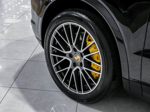 Used 2023 Porsche Cayenne image 66