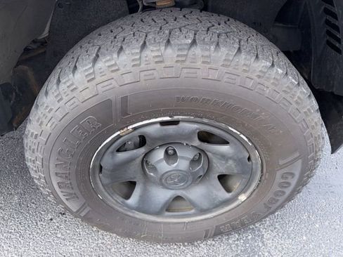 Used 2020 Toyota Tacoma SR image 25