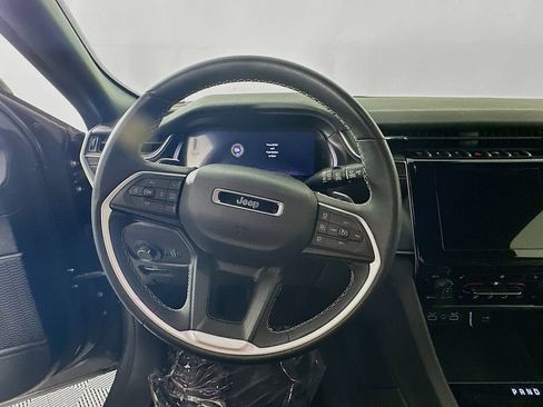 Certified 2023 Jeep Grand Cherokee Altitude AWD/4WD image 19