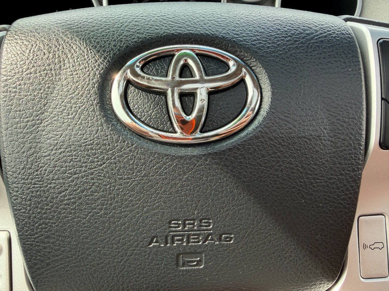 Used 2016 Toyota Sequoia Platinum AWD/4WD image 25