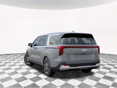 Used 2026 Kia Carnival EX FWD image 6