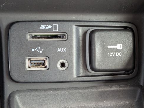 Used 2015 Jeep Cherokee Latitude FWD image 27