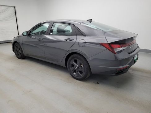 Used 2023 Hyundai Elantra SEL w/ Preferred Accessory Package image 3