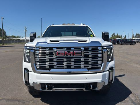 Used 2024 GMC Sierra 3500 Denali w/ Denali Reserve Package AWD/4WD image 2