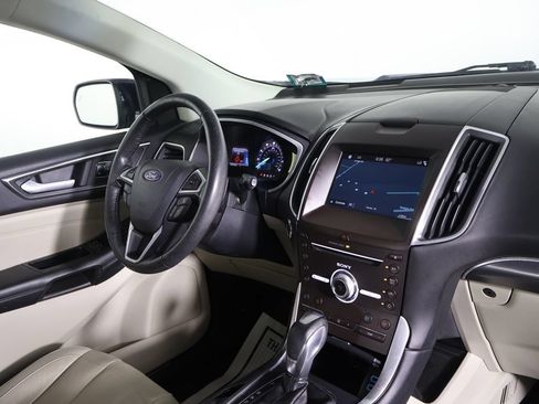 Used 2017 Ford Edge Titanium w/ Equipment Group 301A AWD/4WD image 28