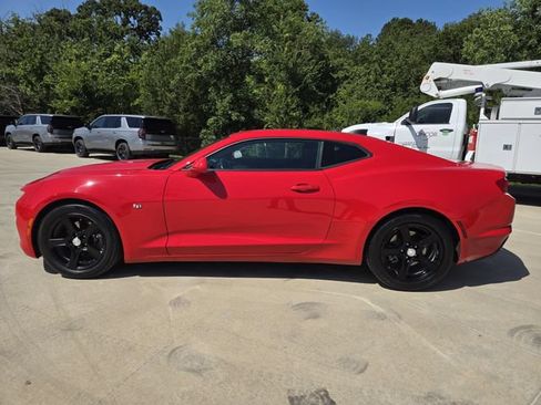 Used 2023 Chevrolet Camaro LT RWD image 5
