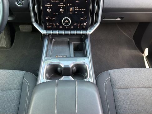 Used 2025 GMC Acadia Elevation FWD image 19
