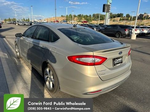Used 2016 Ford Fusion SE w/ Equipment Group 201A FWD image 5