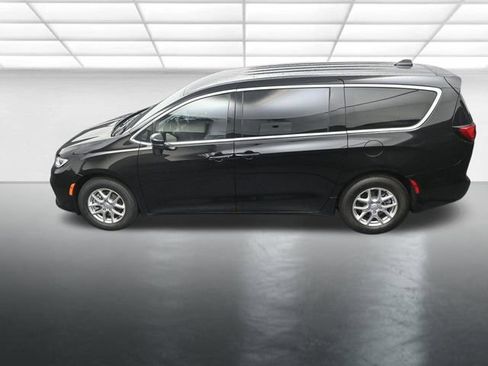 New 2026 Chrysler Pacifica Select image 13