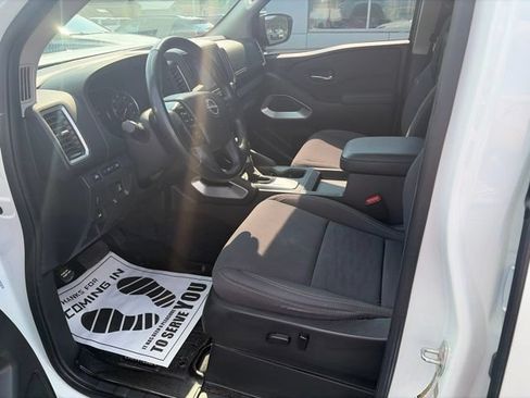 Used 2022 Nissan Frontier SV w/ Technology Package AWD/4WD image 5