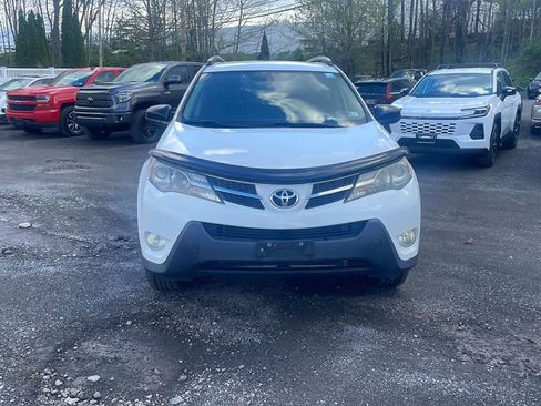 Used 2014 Toyota RAV4 LE image 10