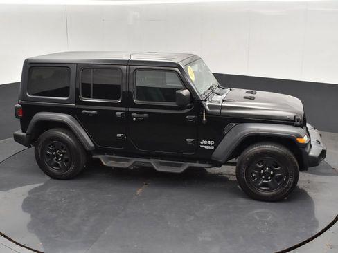 Used 2018 Jeep Wrangler Unlimited Sport AWD/4WD image 31
