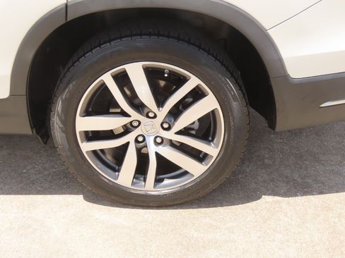 Used 2019 Honda Pilot Elite image 18