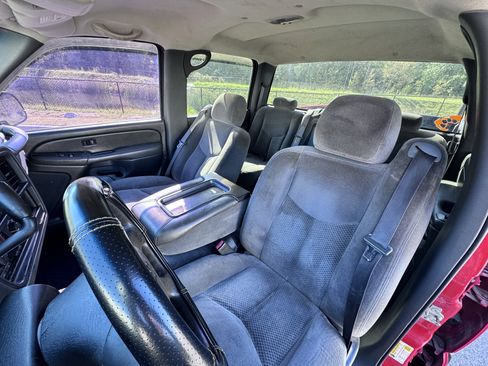 Used 2007 Chevrolet Silverado 1500 LS w/ Chrome Exterior Package image 24