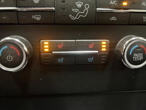 Used 2012 Lincoln MKZ image 42