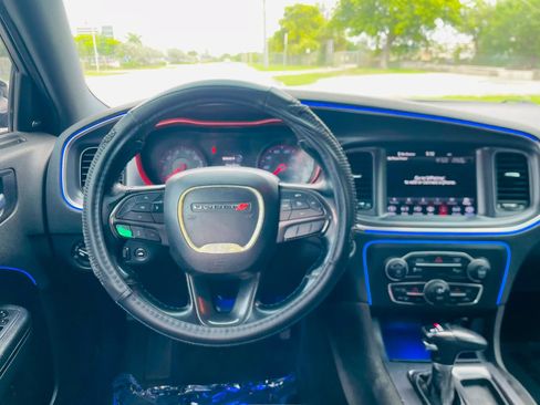 Used 2018 Dodge Charger SXT Plus w/ Blacktop Package RWD image 10