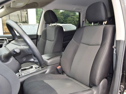 Used 2019 Nissan Pathfinder S AWD/4WD image 17