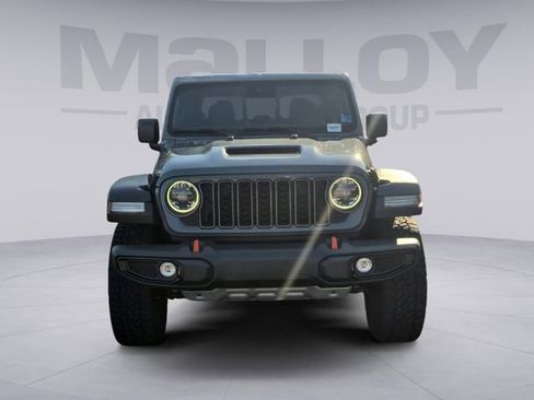 Used 2025 Jeep Gladiator Mojave w/ Convenience Group AWD/4WD image 8