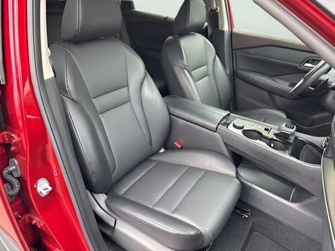 Used 2023 Nissan Rogue SV w/ SV Premium B Package AWD/4WD image 13