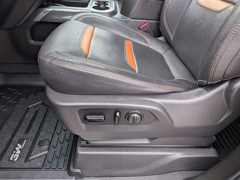 Used 2021 GMC Sierra 1500 AT4 w/ AT4 Premium Package AWD/4WD image 12