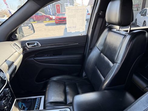 Used 2022 Jeep Grand Cherokee Limited image 11