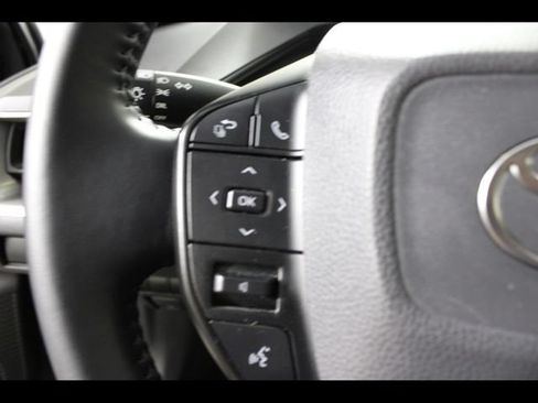 Used 2025 Toyota Prius LE FWD image 19