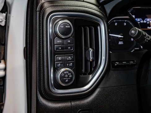 Used 2023 GMC Sierra 3500 Denali w/ Denali Ultimate Package image 22