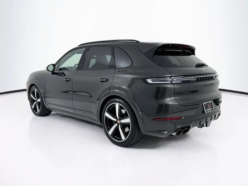 Certified 2025 Porsche Cayenne GTS AWD/4WD image 3