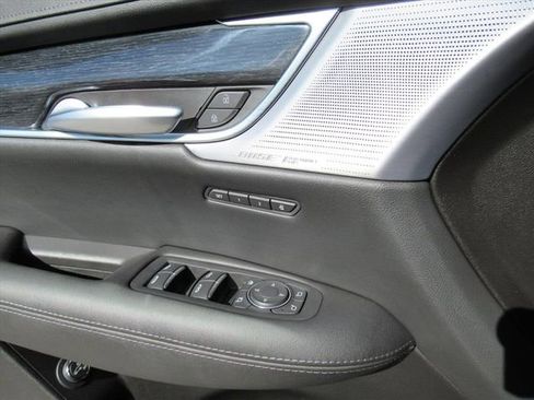 Certified 2025 Cadillac XT5 Premium Luxury image 21