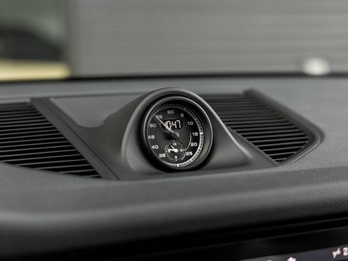 Certified 2023 Porsche Macan AWD/4WD image 29