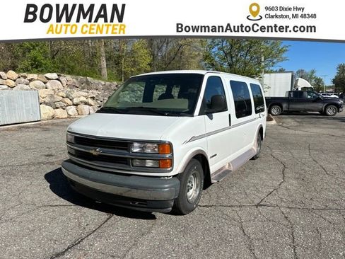 Used 2000 Chevrolet Express 1500 RWD image 1