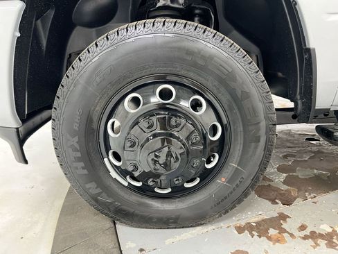 New 2026 RAM 3500 Laramie AWD/4WD image 22