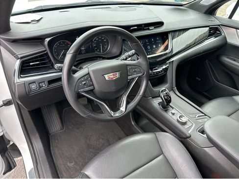 Certified 2023 Cadillac XT6 Premium Luxury FWD image 24