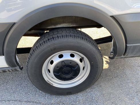 Used 2023 Ford Transit 250 148 High Roof Extended image 7