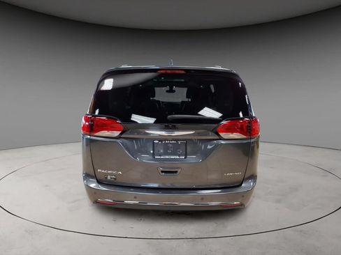 Used 2020 Chrysler Pacifica Limited FWD image 7
