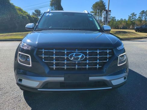 Used 2024 Hyundai Venue Limited image 9
