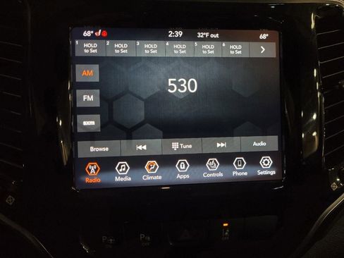 Used 2021 Jeep Cherokee Limited image 25