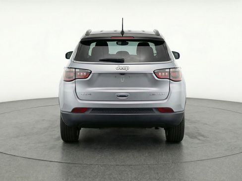 Used 2025 Jeep Compass Limited image 7