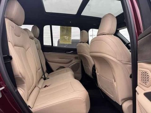 Used 2024 Jeep Grand Cherokee Limited 4xe image 9